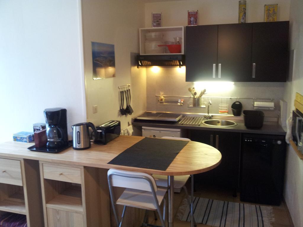 Duplex14H 1Er Etage Jardinet 1 Parking Ou Studio14B Rdc Terrasse Sans Parking La Rochelle  Exteriér fotografie