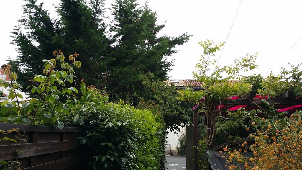 Duplex14H 1Er Etage Jardinet 1 Parking Ou Studio14B Rdc Terrasse Sans Parking La Rochelle  Exteriér fotografie